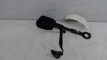 Attache ceinture avant gauche