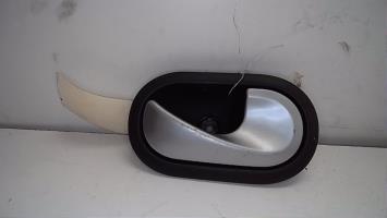 Poignee interieur avant droit