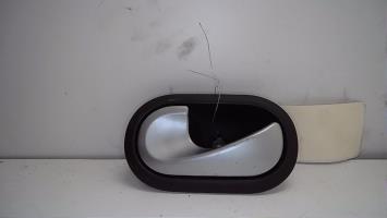 Poignee interieur avant gauche