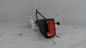 Attache ceinture avant droit