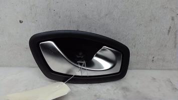 Poignee interieur avant droit