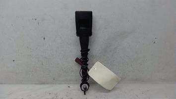 Attache ceinture avant droit