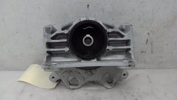 Support moteur gauche