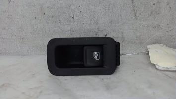 Interruptor de elevalunas trasero derecho
