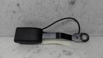 Attache ceinture avant gauche