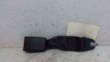 Attache ceinture arriere droit