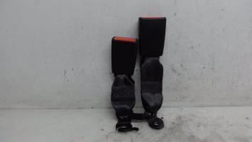 Attache ceinture arriere gauche