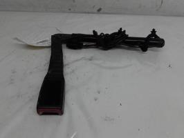 Attache ceinture avant droit