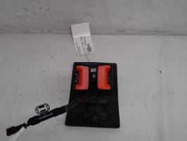 Attache ceinture arriere centrale