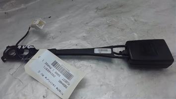 Attache ceinture avant gauche