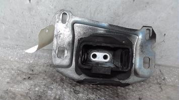Support moteur gauche