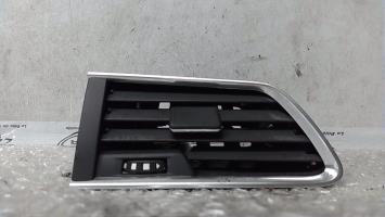 Aerateur tableau de bord avant gauche
