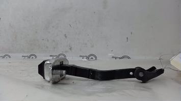 Tirant de porte avant droit