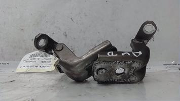 Charniere de porte avant droit