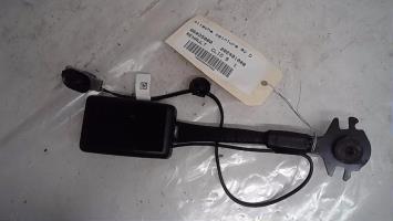 Attache ceinture avant droit