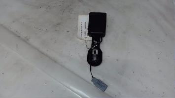 Attache ceinture avant gauche