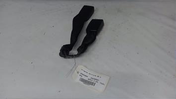 Attache ceinture arriere droit