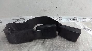 Attache ceinture arriere droit