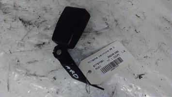 Attache ceinture arriere droit
