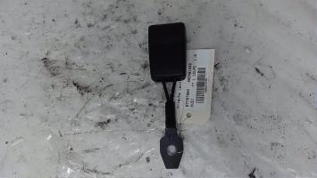 Attache ceinture avant gauche