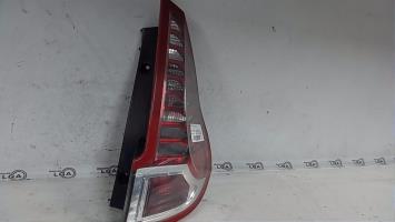 Luz trasera principal derecha (luces)