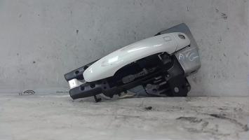Poignee porte avant gauche