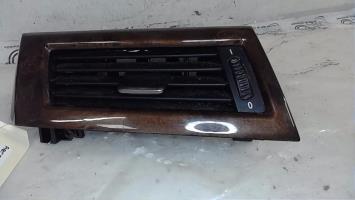 Aerateur tableau de bord avant gauche