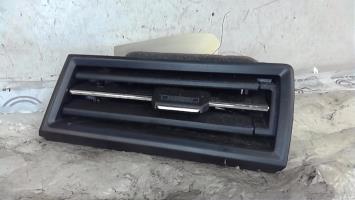 Aerateur tableau de bord avant gauche