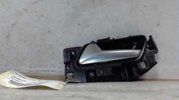 Poignee interieur avant gauche