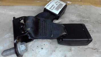 Attache ceinture arriere droit