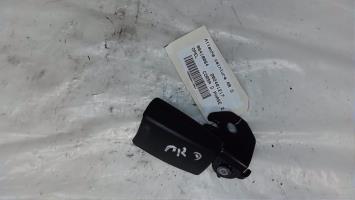 Attache ceinture arriere droit