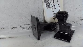 Bisagra de puerta delantera derecha