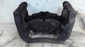 Soporte de estribo de freno (pinza) trasero izquierdo