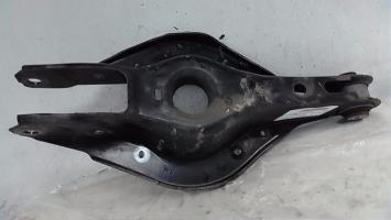 Brazo de suspensión trasero derecho
