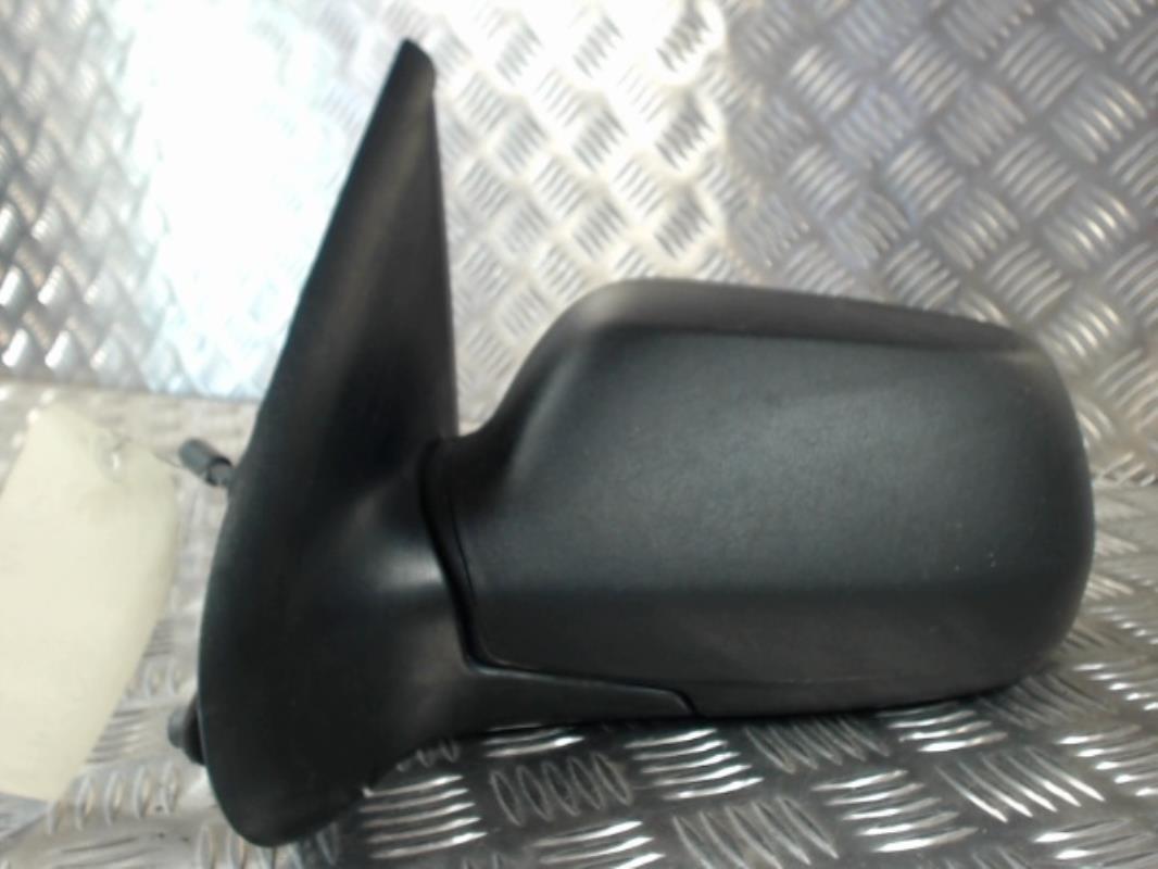 Retrovisor izquierdo