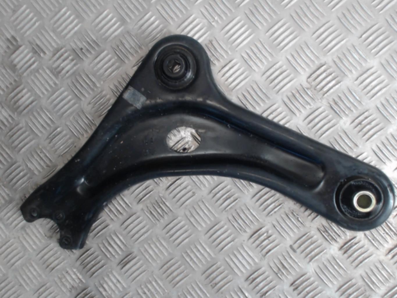 Triangle avant gauche
