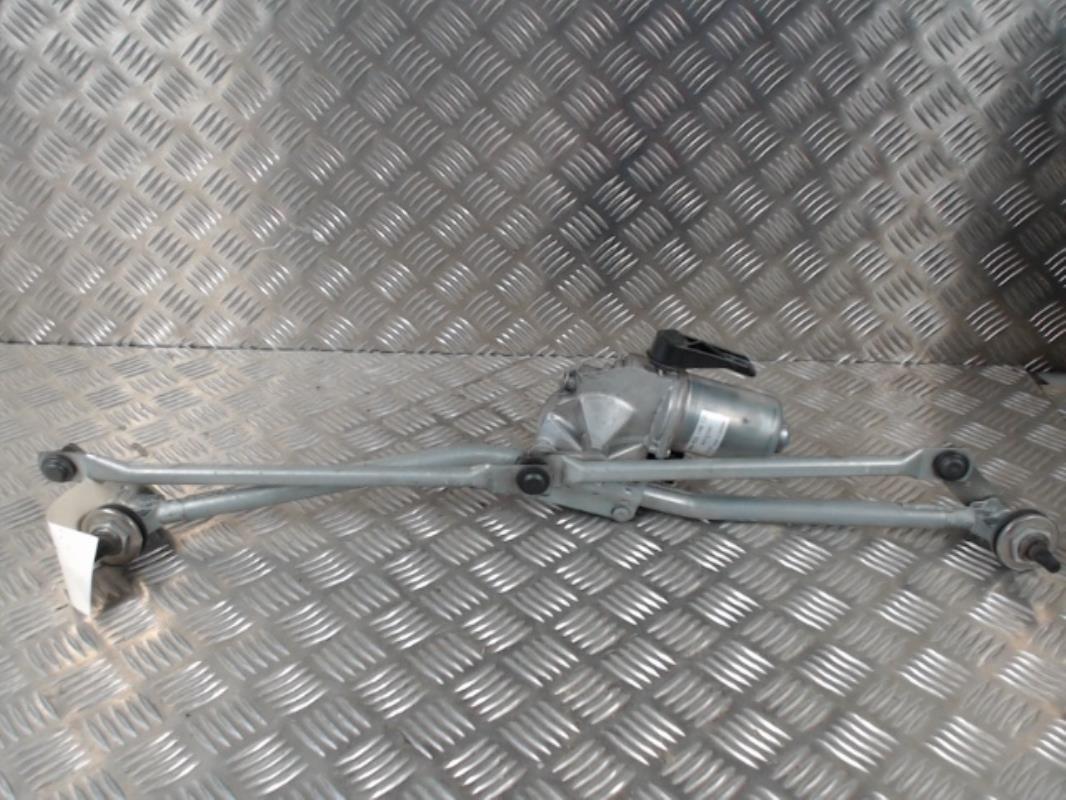 Moteur essuie glace avant