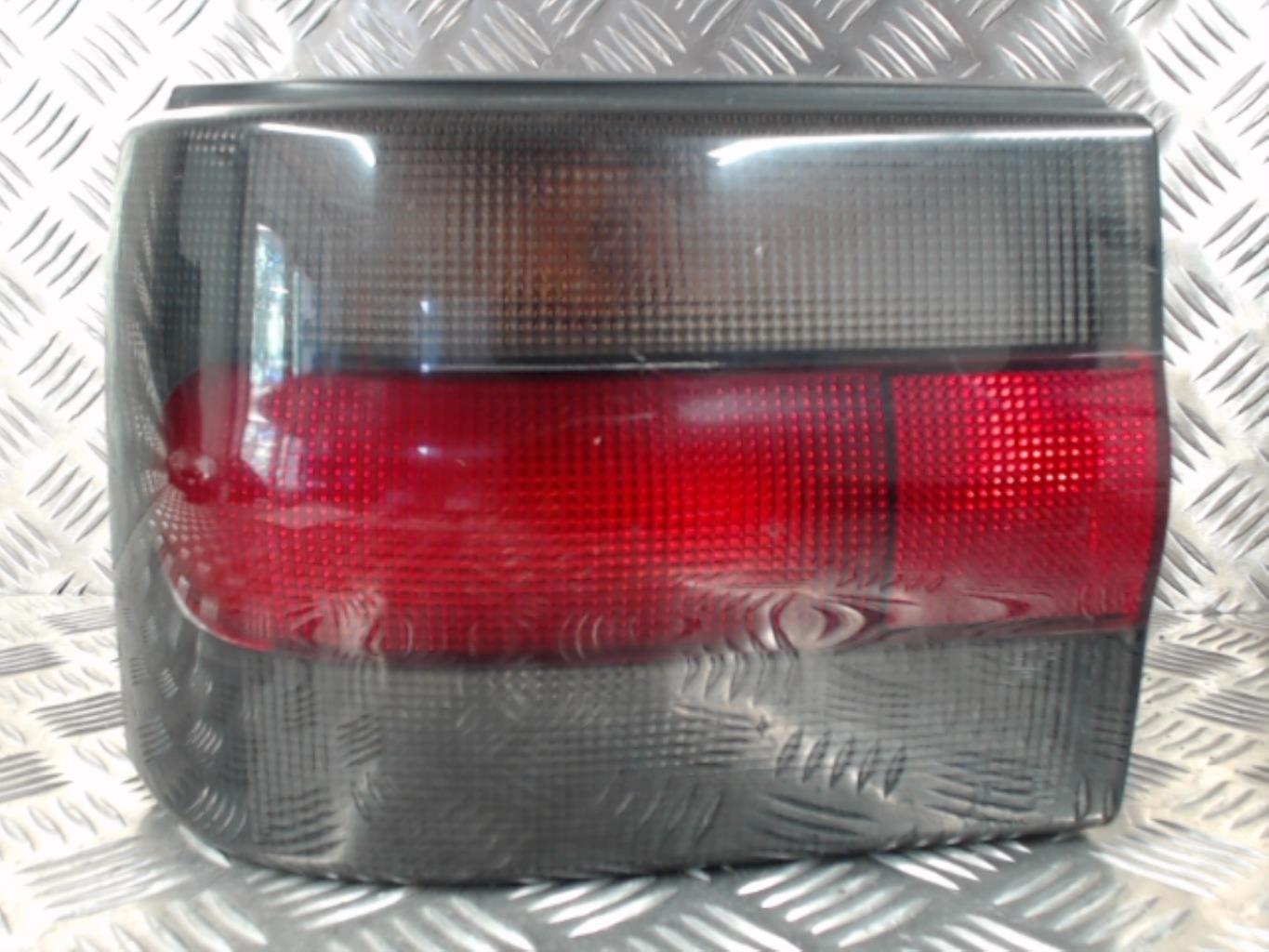 Fanale posteriore principale sinistro (luci)