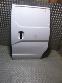 Porte laterale gauche