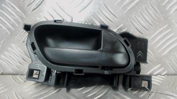 Tirador interior delantero derecho