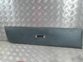 Garniture laterale arriere droite
