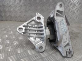 Support moteur gauche