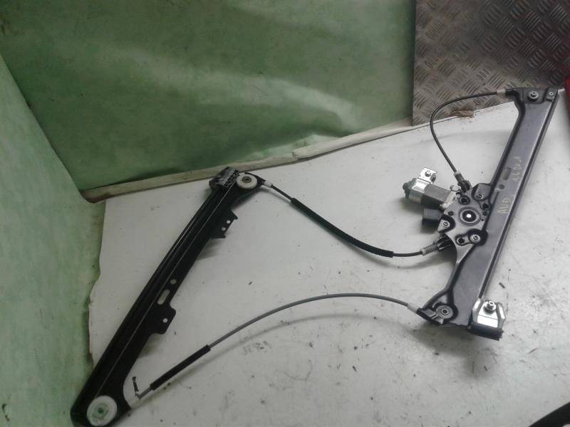 Leve vitre electrique avant droit