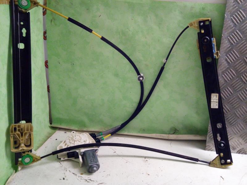 Leve vitre electrique avant droit