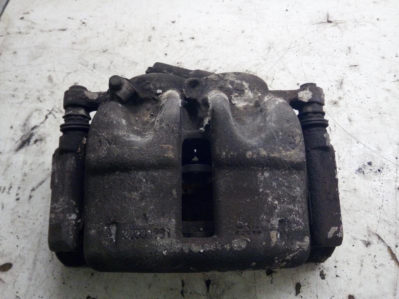 Etrier avant gauche (freinage)