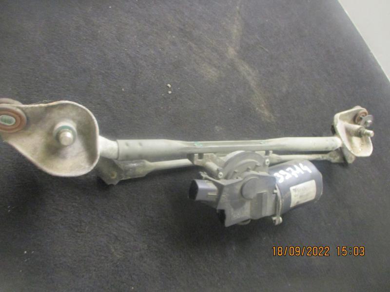 Moteur essuie glace avant