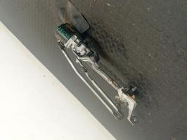 Moteur essuie glace avant