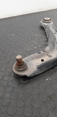 Triangle avant droit