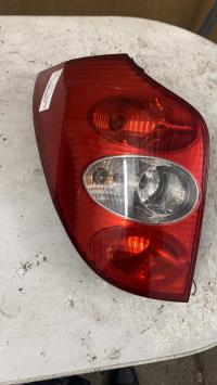 Fanale posteriore principale sinistro (luci)