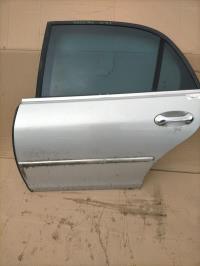 Puerta trasera izquierda